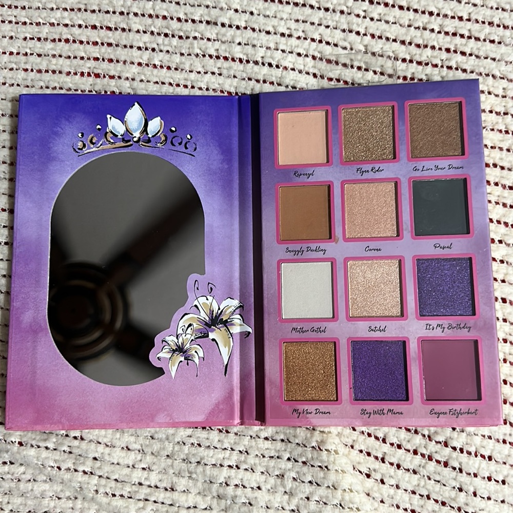 NEW Disney Princess Rapunzel Eyeshadow Palette - Picture 2 of 5